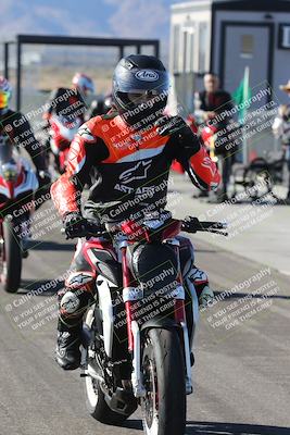 media/Dec-01-2025-Moto Forza (Mon) [[2daa91e15f]]/4-Around the Pits/